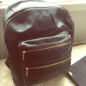 The Honest Company Black City Backpack 💕